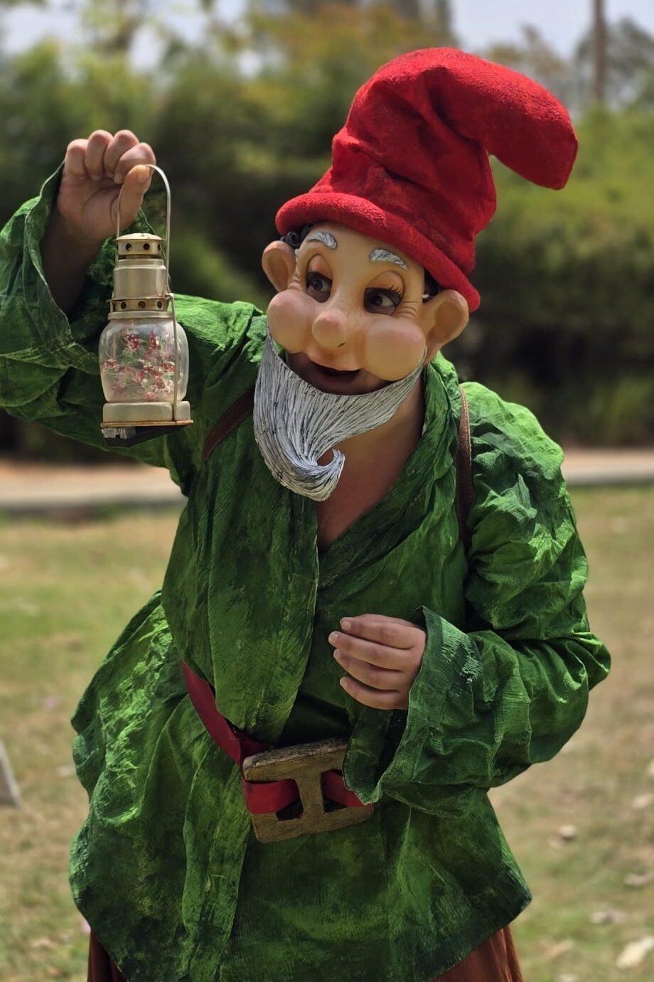 פסל חי פסלים חיים גמד גינה